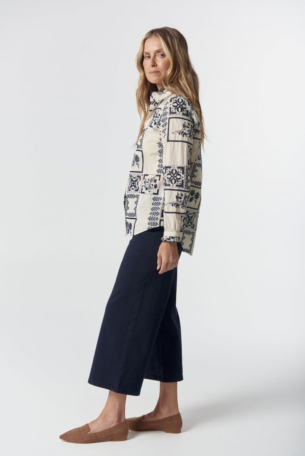 goondiwindi-sky-frill-shirt 4