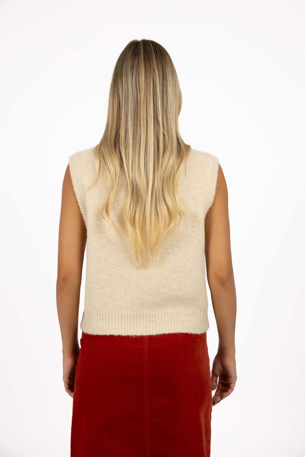 humidity-monet-vest-cream 3