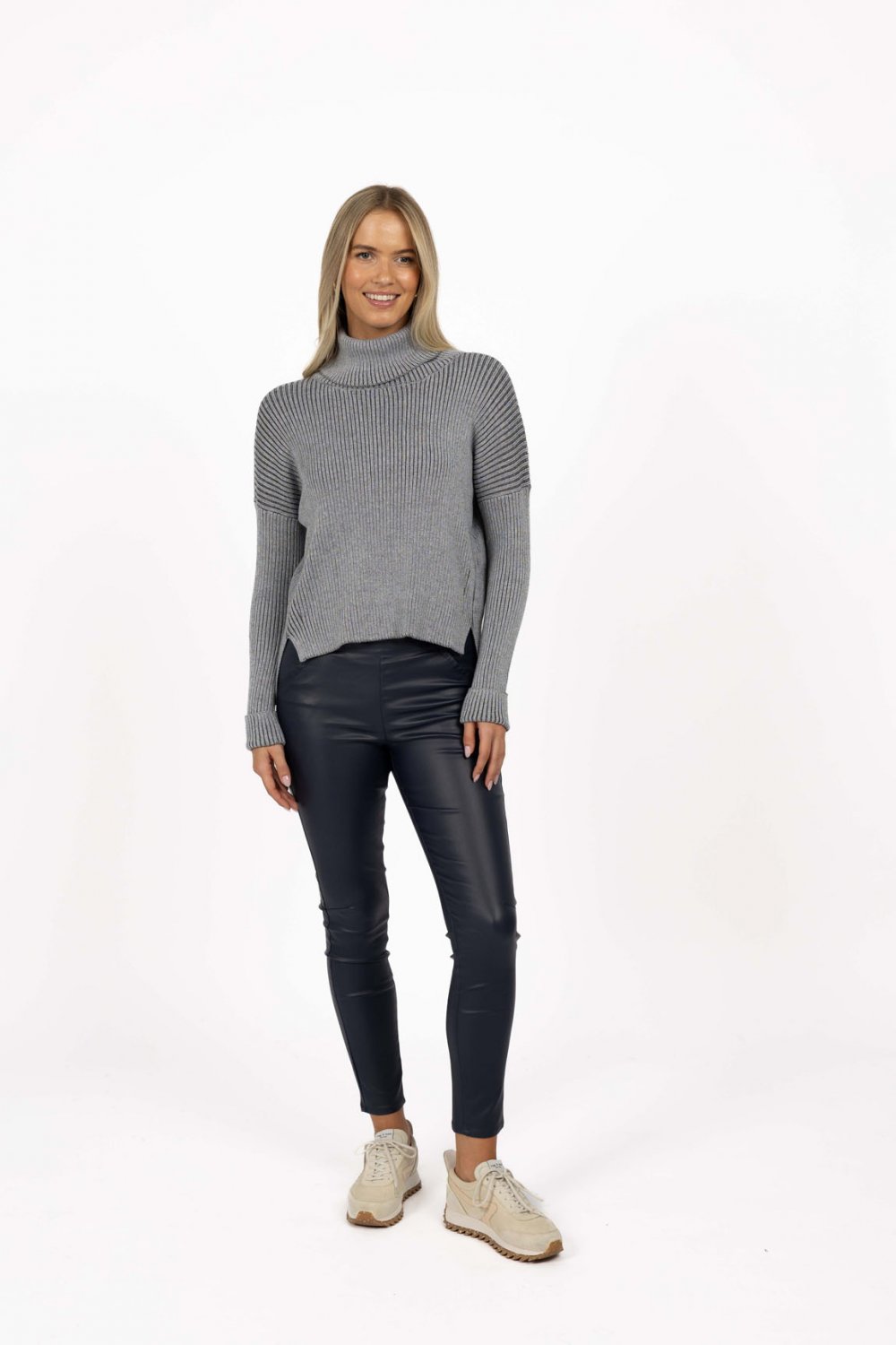 humidity-ribbed-sweater-grey 3