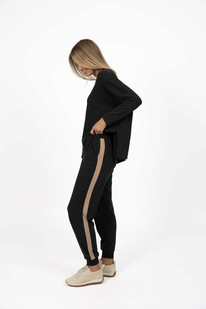 View Humidty Contrast Merci Pant - Charcoal