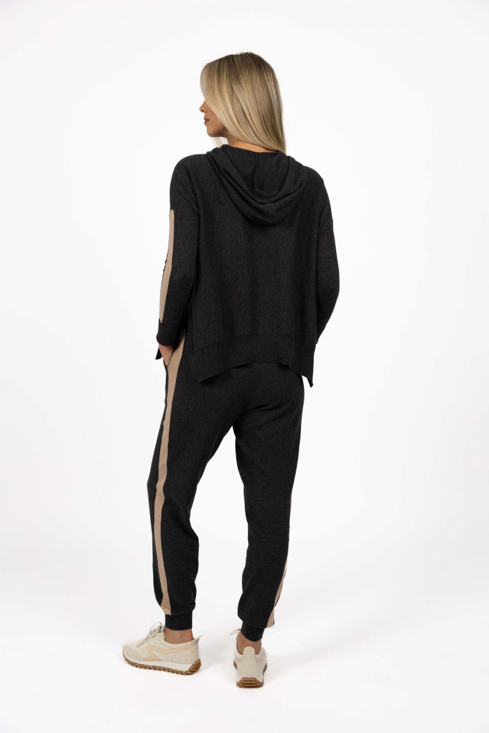 humidty-contrast-merci-pant-charcoal 4