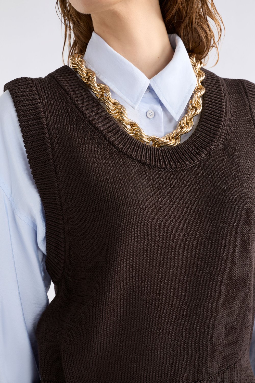 elk-mikkel-vest-chocolate 2