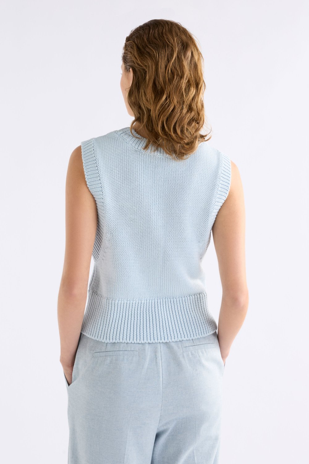 elk-mikkel-vest-pearl-blue 3