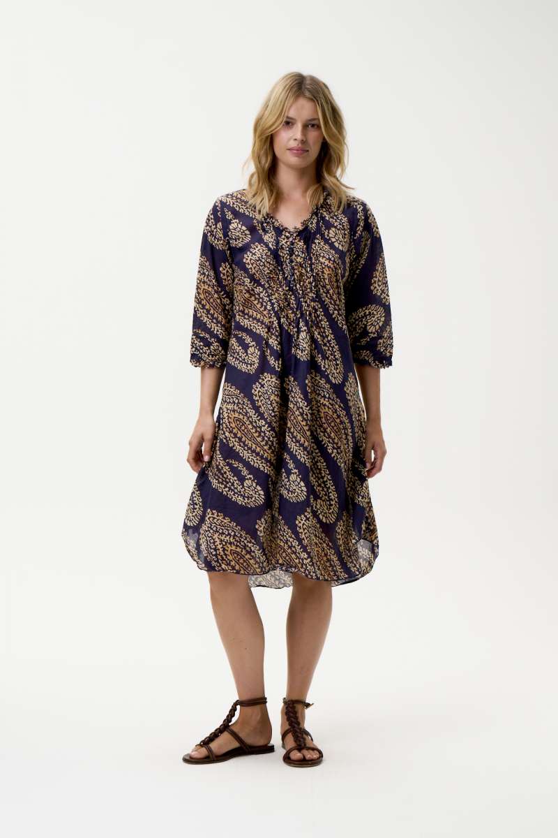 View oneseaon Middy Poppy - Provence Navy Paisley